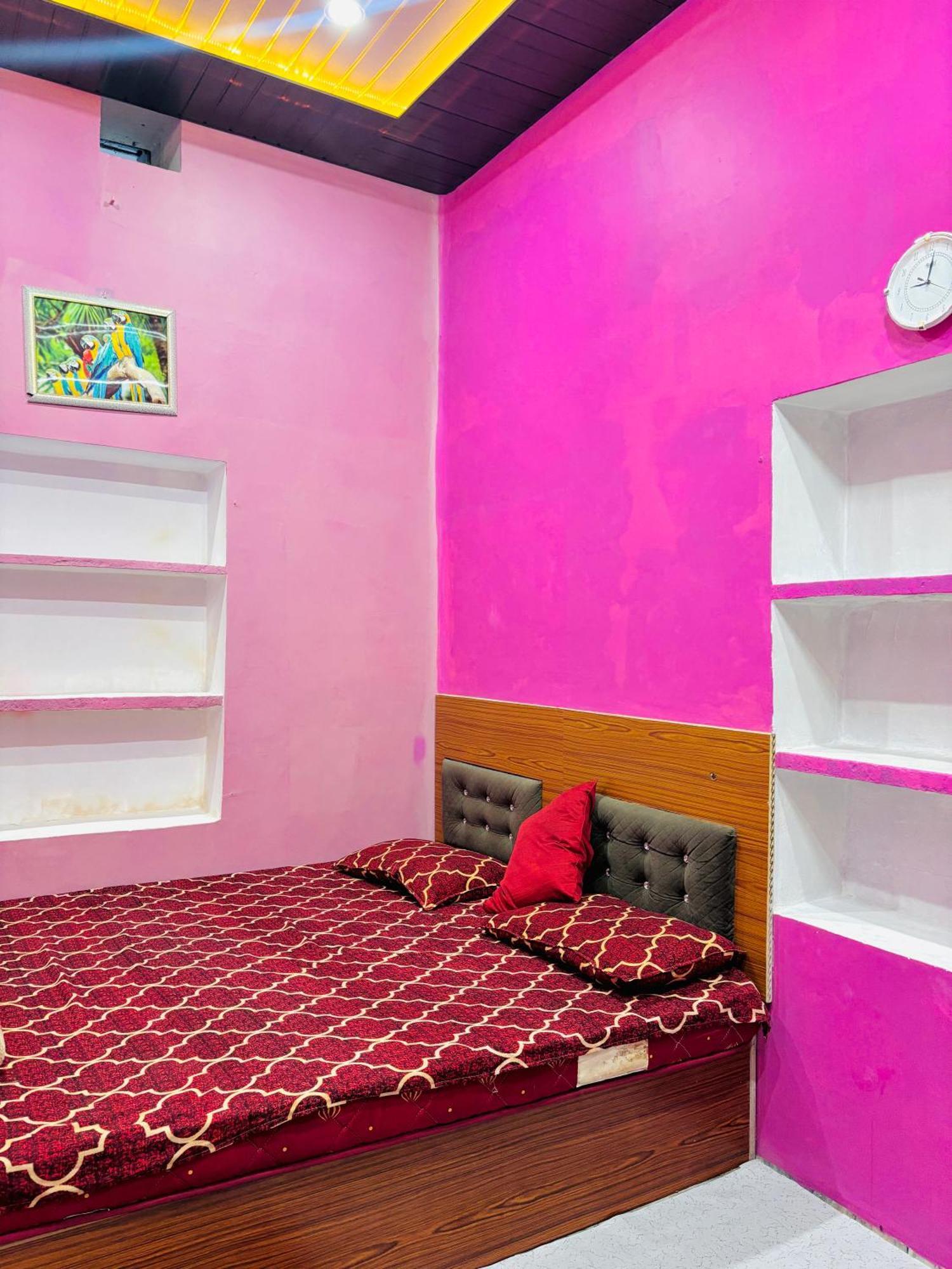 Shivalay Paying Guest House พาราณสี ภายนอก รูปภาพ