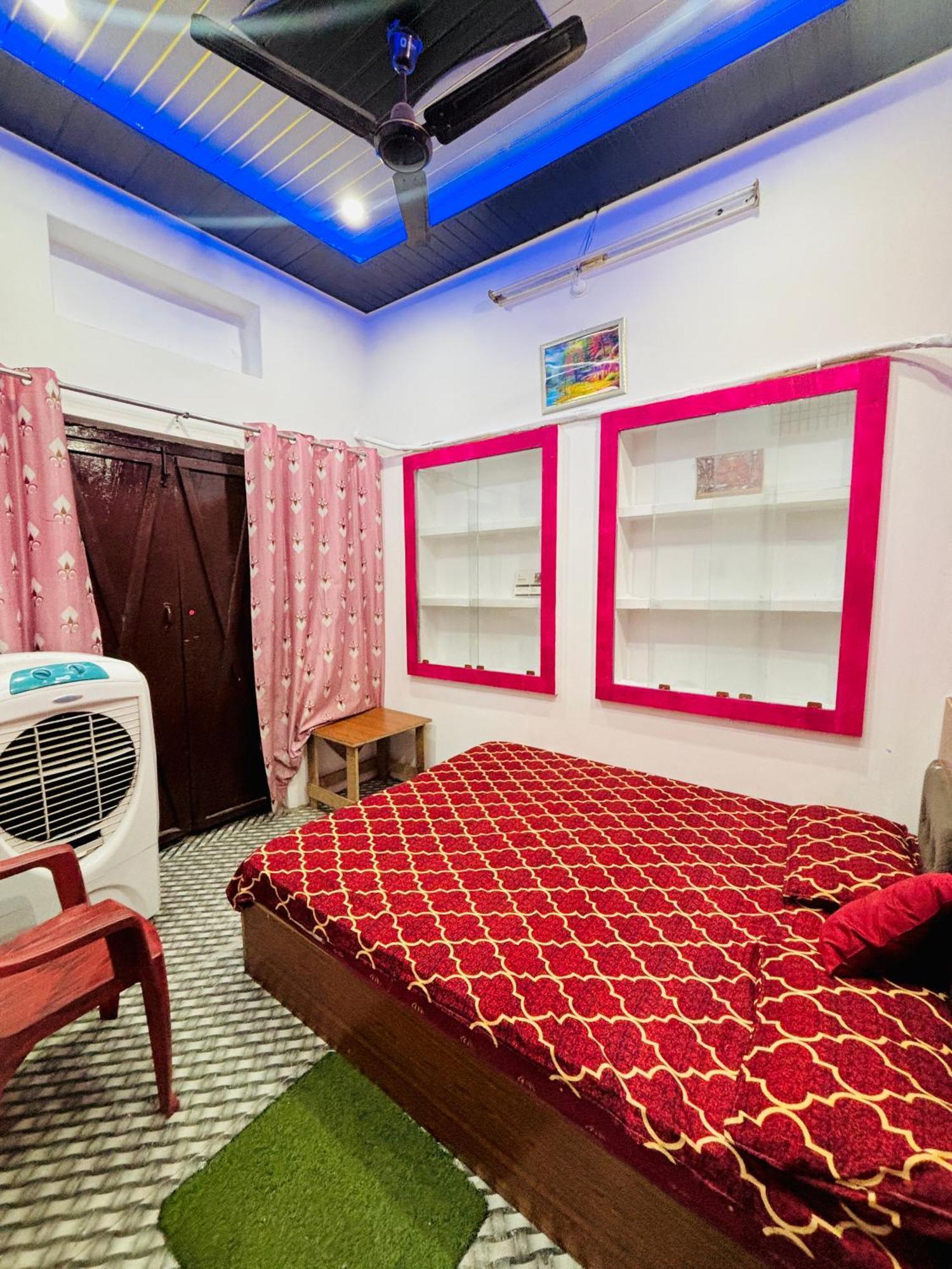 Shivalay Paying Guest House พาราณสี ภายนอก รูปภาพ